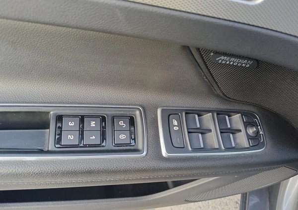 Jaguar XF cena 98900 przebieg: 135600, rok produkcji 2017 z Warszawa małe 529